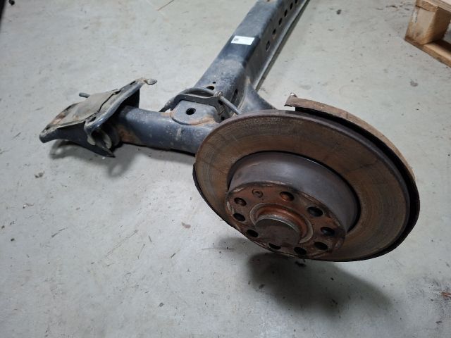 bontott VW GOLF VII Hátsó Híd (Tárcsafékes)