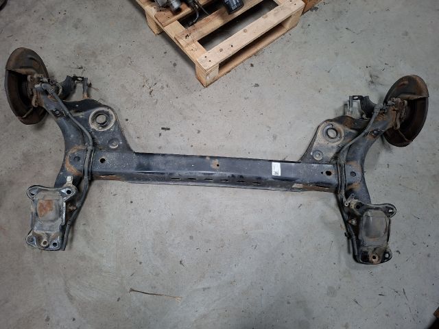 bontott VW GOLF VII Hátsó Híd (Tárcsafékes)