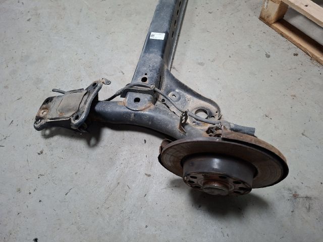 bontott VW GOLF VII Hátsó Híd (Tárcsafékes)