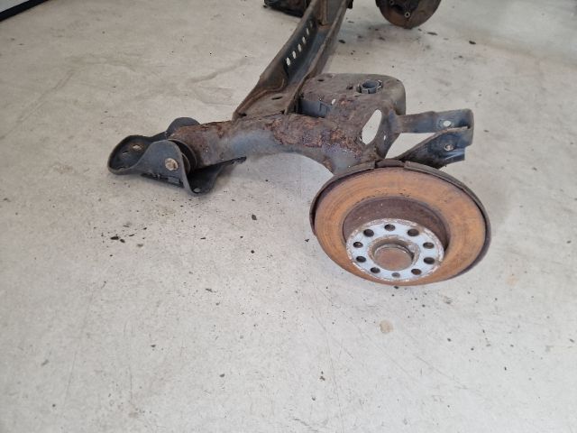 bontott VW GOLF VII Hátsó Híd (Tárcsafékes)