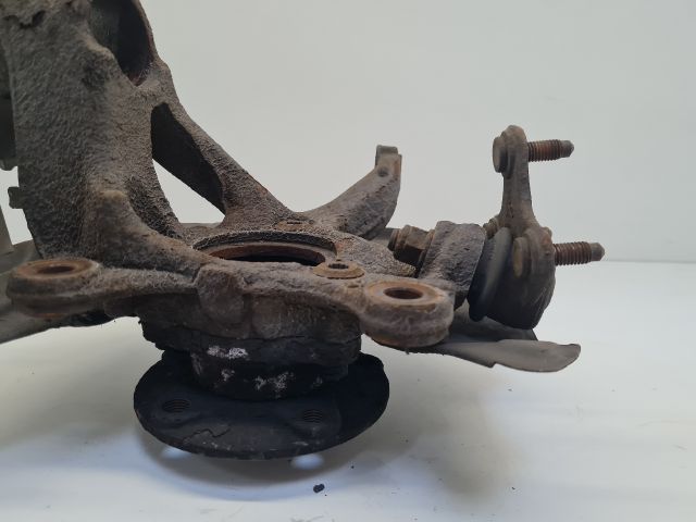 bontott VW GOLF VII Jobb első Csonkállvány Kerékaggyal