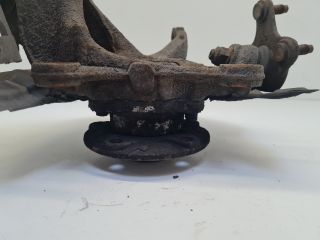 bontott VW GOLF VII Jobb első Csonkállvány Kerékaggyal