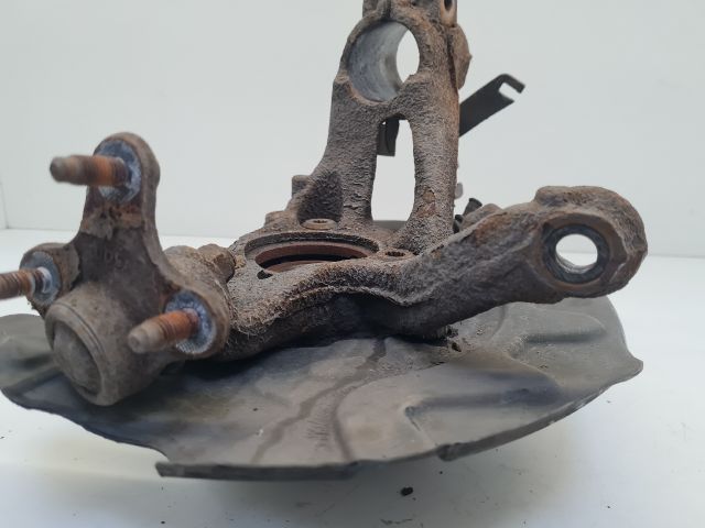 bontott VW GOLF VII Jobb első Csonkállvány Kerékaggyal