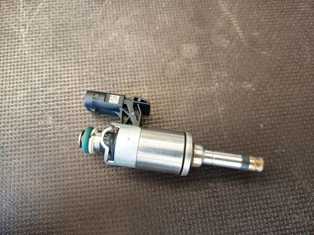 bontott VW GOLF VII Központi Injektor