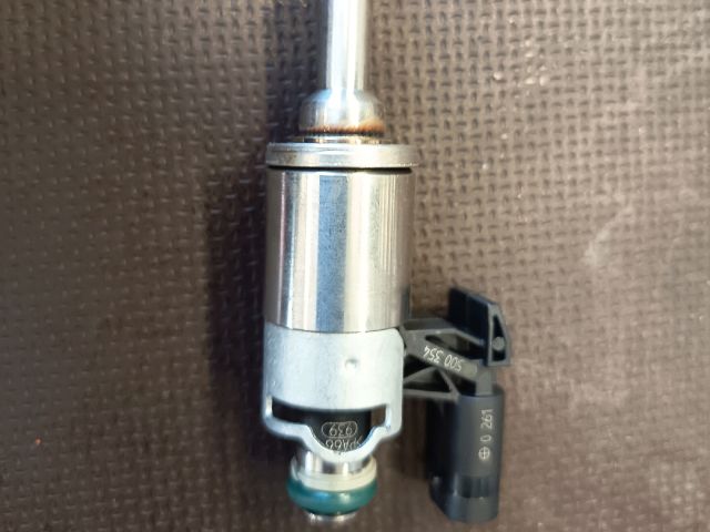 bontott VW GOLF VII Központi Injektor