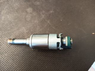 bontott VW GOLF VII Központi Injektor