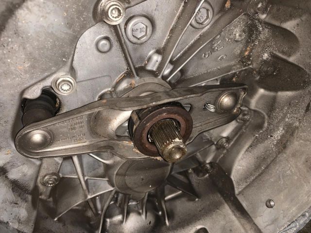 bontott VW GOLF VII Kuplung Kiemelő Villa