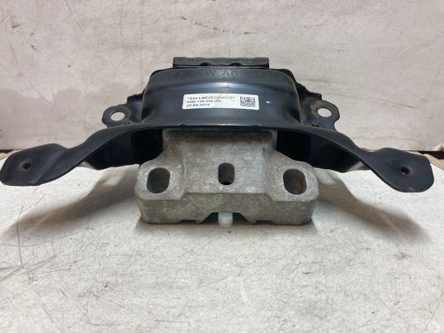 bontott VW GOLF VII Motor Tartó Bak (Fém)