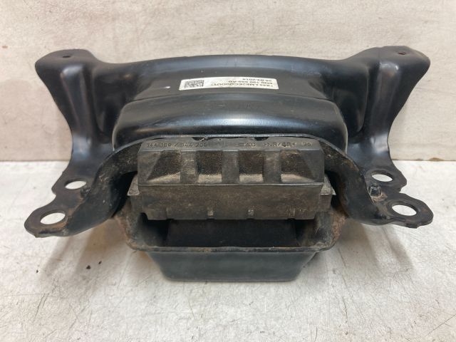 bontott VW GOLF VII Motor Tartó Bak (Fém)