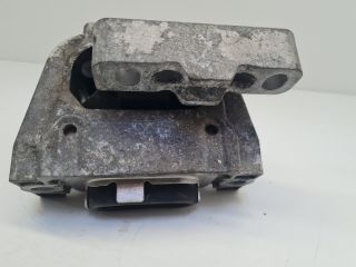 bontott VW GOLF VII Motor Tartó Bak Jobb