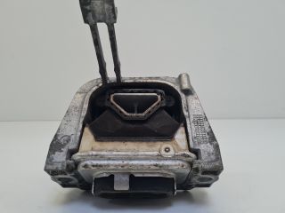 bontott VW GOLF VII Motor Tartó Bak Jobb