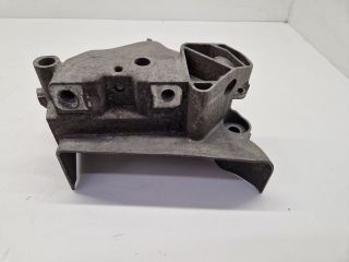 bontott VW GOLF VII Motor Tartó Bak Jobb