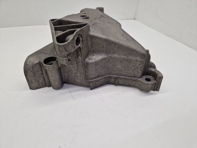 bontott VW GOLF VII Motor Tartó Bak Jobb