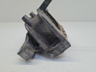 bontott VW GOLF VII Motor Tartó Bak Jobb