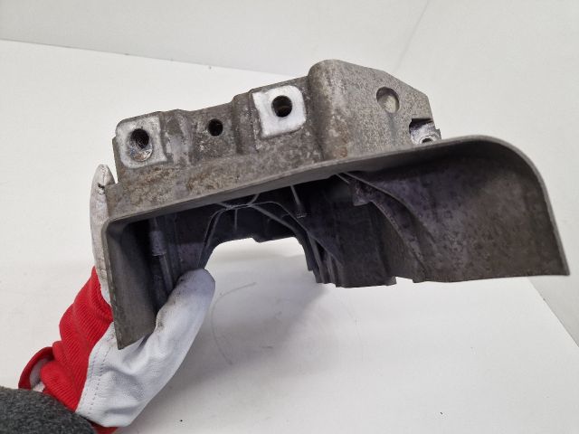 bontott VW GOLF VII Motor Tartó Bak Jobb