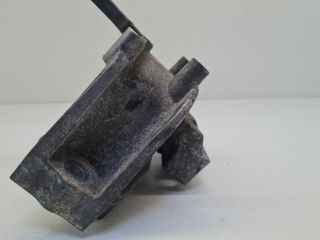 bontott VW GOLF VII Motor Tartó Bak Jobb