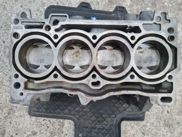 bontott VW GOLF VII Motorblokk (Fűzött)