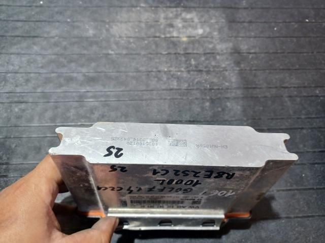 bontott VW GOLF VII Motorvezérlő