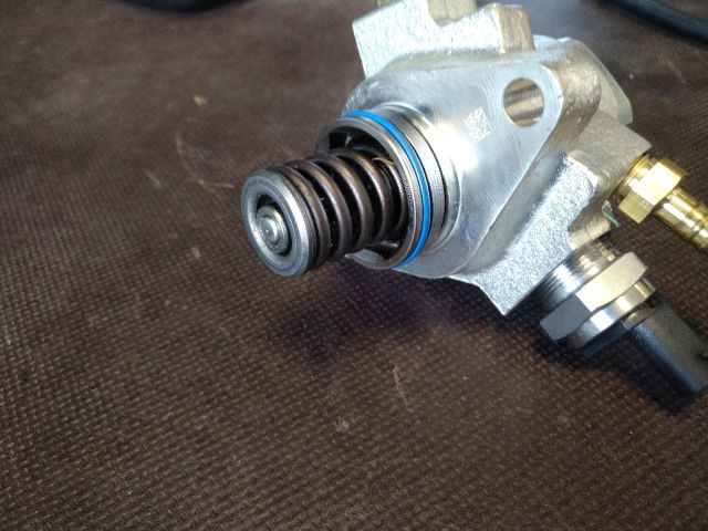 bontott VW GOLF VII Nagynyomású Szivattyú