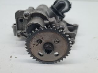 bontott VW GOLF VII Olajszivattyú