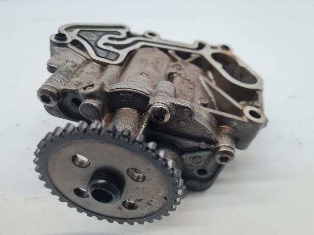 bontott VW GOLF VII Olajszivattyú