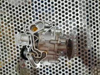 bontott VW GOLF VII Olajszivattyú