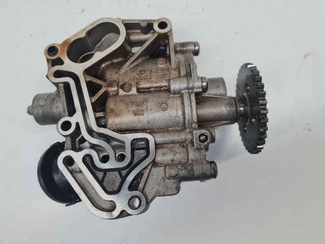 bontott VW GOLF VII Olajszivattyú