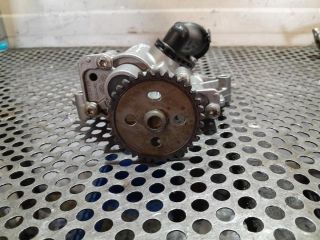 bontott VW GOLF VII Olajszivattyú