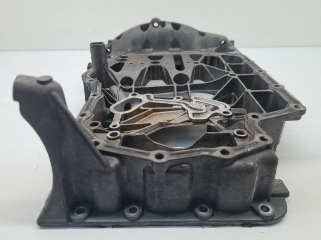 bontott VW GOLF VII Olajteknő