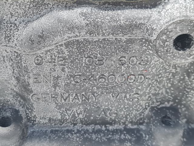 bontott VW GOLF VII Olajteknő