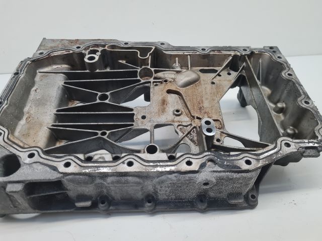 bontott VW GOLF VII Olajteknő