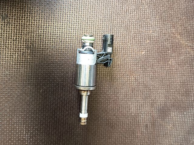 bontott VW GOLF VII Porlasztó (1 db)