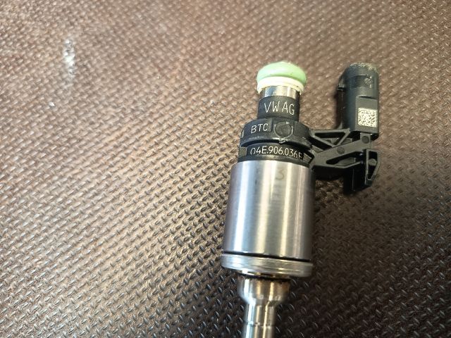 bontott VW GOLF VII Porlasztó (1 db)