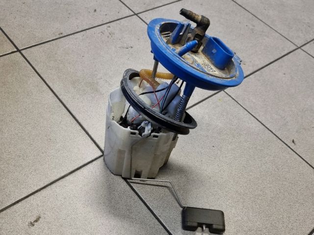 bontott VW GOLF VII Üzemanyag Szivattyú