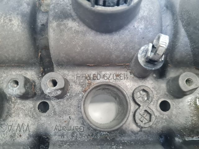 bontott VW GOLF VII Vezérműtengely Ház