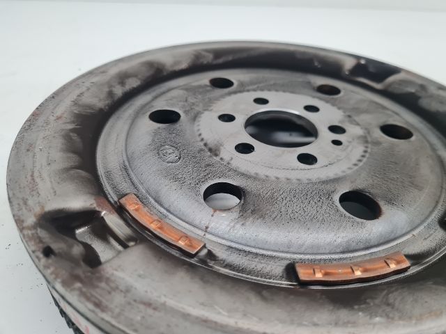 bontott VW GOLF VII Kettős tömegű Lendkerék