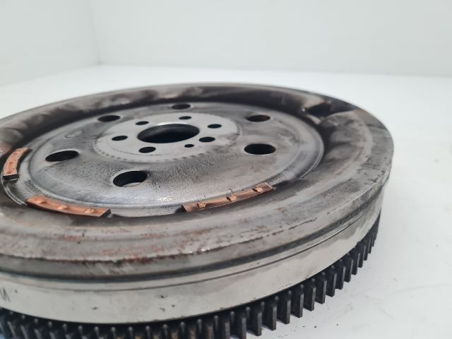 bontott VW GOLF VII Kettős tömegű Lendkerék