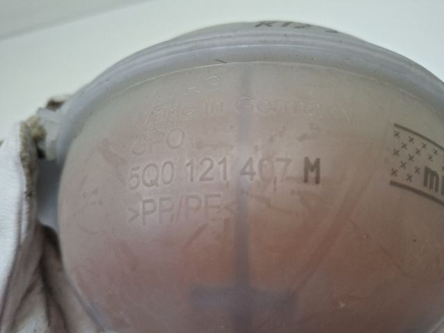 bontott VW GOLF VII Kiegyenlítő Tartály