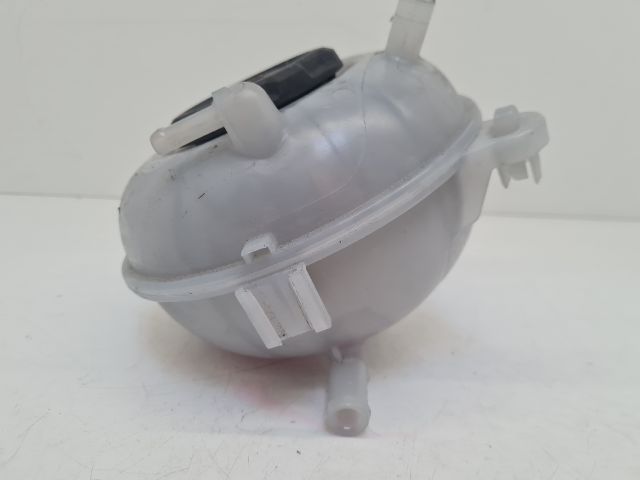 bontott VW GOLF VII Kiegyenlítő Tartály