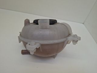 bontott VW GOLF VII Kiegyenlítő Tartály