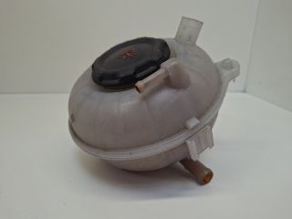 bontott VW GOLF VII Kiegyenlítő Tartály