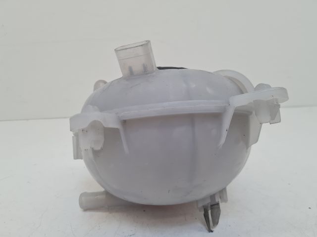 bontott VW GOLF VII Kiegyenlítő Tartály