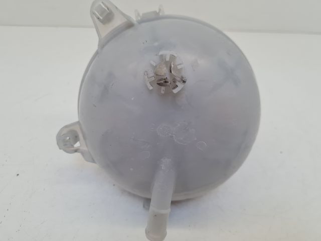 bontott VW GOLF VII Kiegyenlítő Tartály