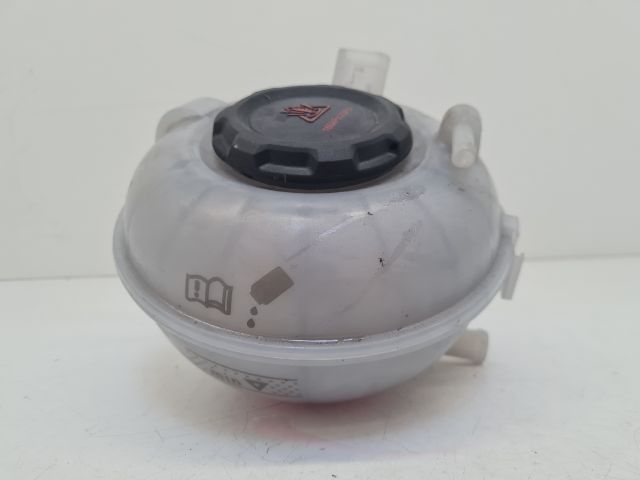 bontott VW GOLF VII Kiegyenlítő Tartály