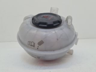 bontott VW GOLF VII Kiegyenlítő Tartály