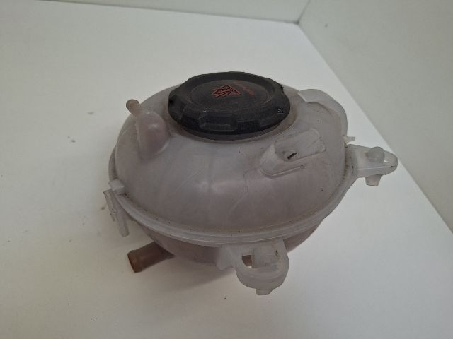 bontott VW GOLF VII Kiegyenlítő Tartály