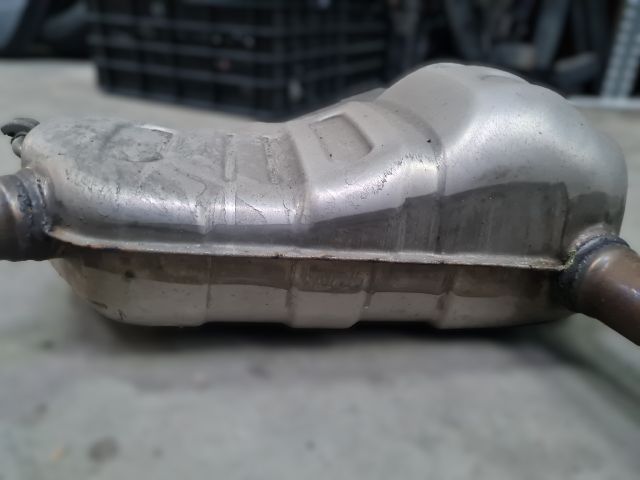 bontott VW GOLF VII Középső Kipufogó Dob