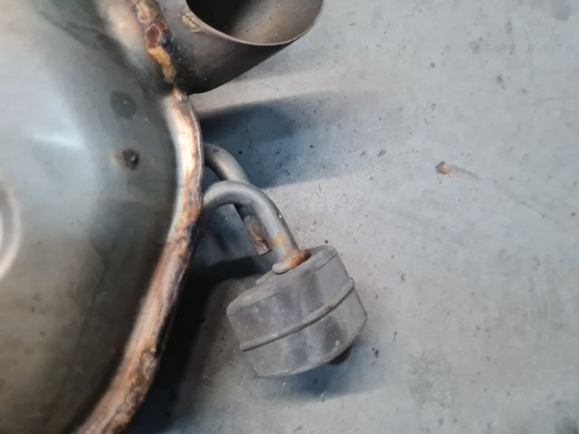 bontott VW GOLF VII Középső Kipufogó Dob