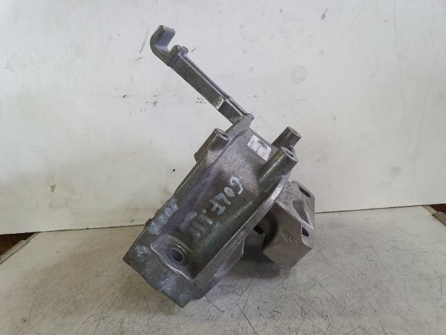 bontott VW GOLF VII Motor Tartó Bak (Fém)