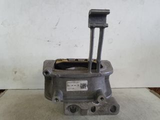 bontott VW GOLF VII Motor Tartó Bak (Fém)